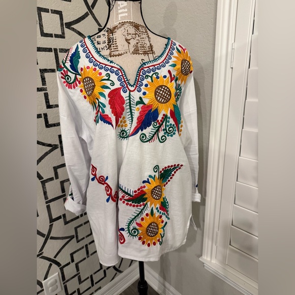 Embroidered Vibrant Floral Fiesta Top XL - Picture 3 of 10